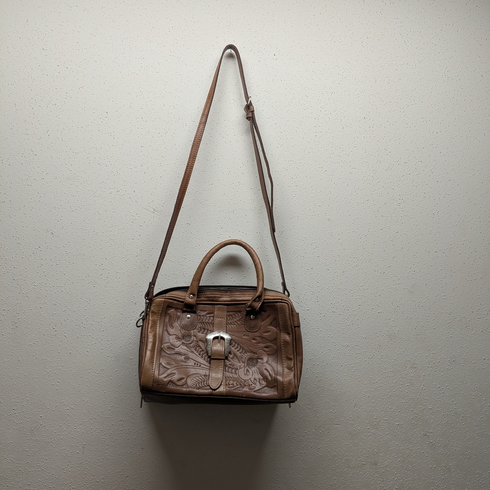 Force Ten classic.Stylish Tan Leather Crossbody Bag